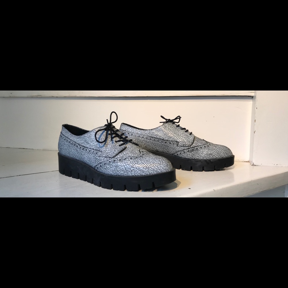 Shellys London Platform oxford pristine condition